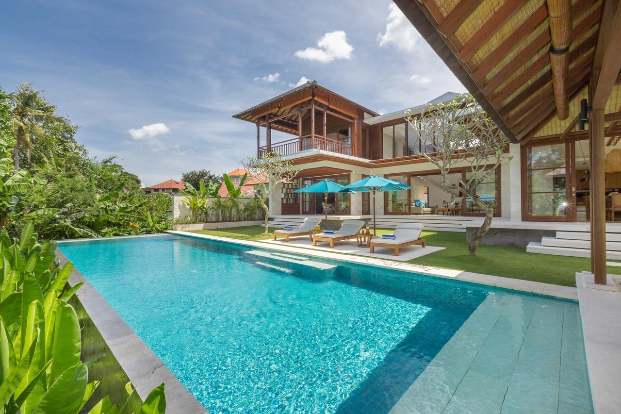 Villa Rusa Biru - Modern Villa With Private Pool And Cook In The Heart Of Berawa Canggu Exterior foto
