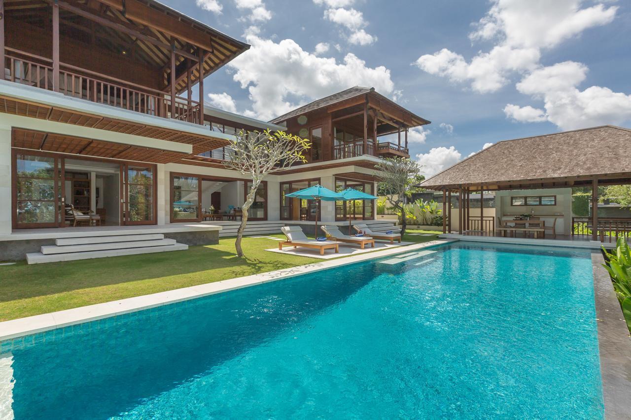 Villa Rusa Biru - Modern Villa With Private Pool And Cook In The Heart Of Berawa Canggu Exterior foto