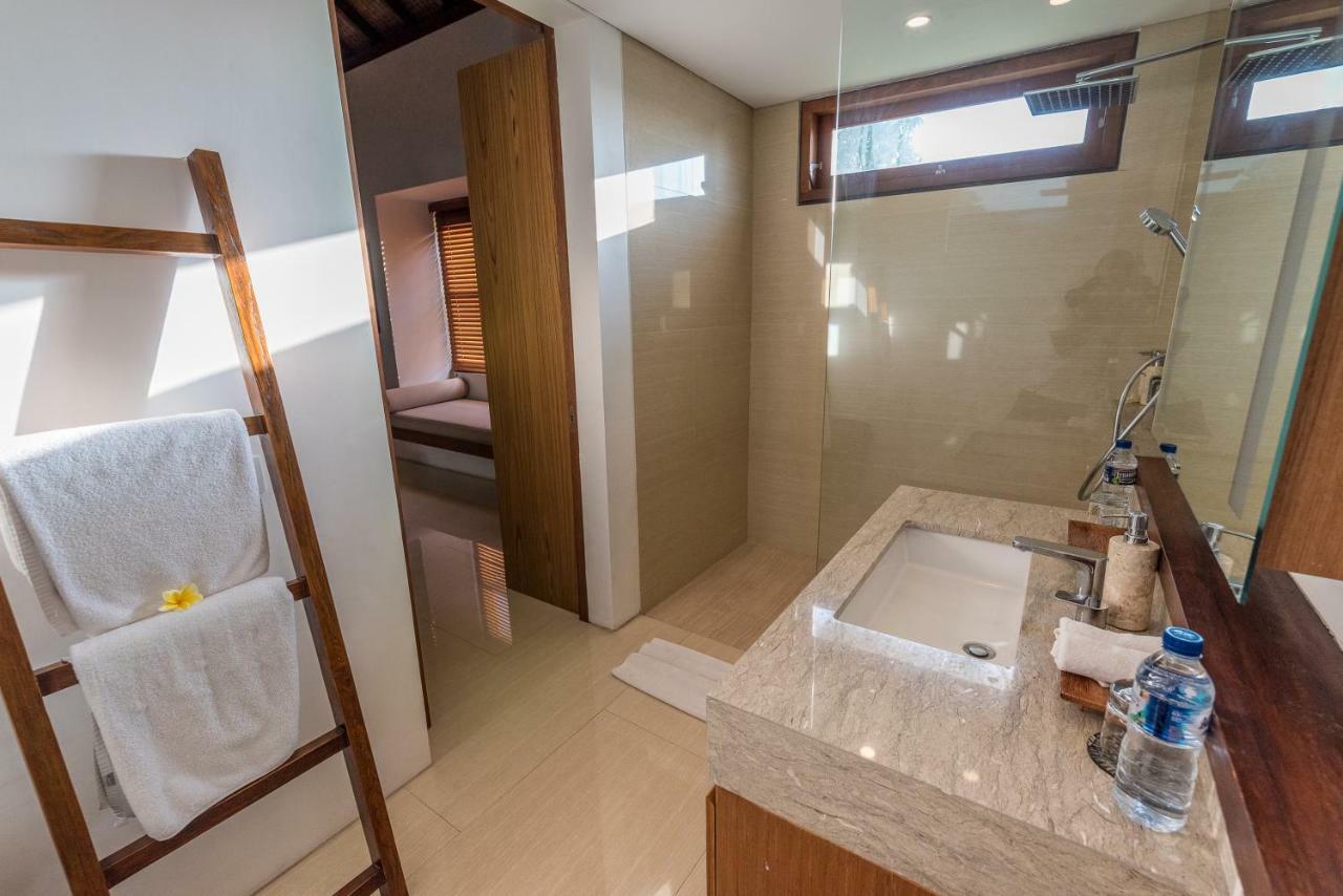 Villa Rusa Biru - Modern Villa With Private Pool And Cook In The Heart Of Berawa Canggu Exterior foto
