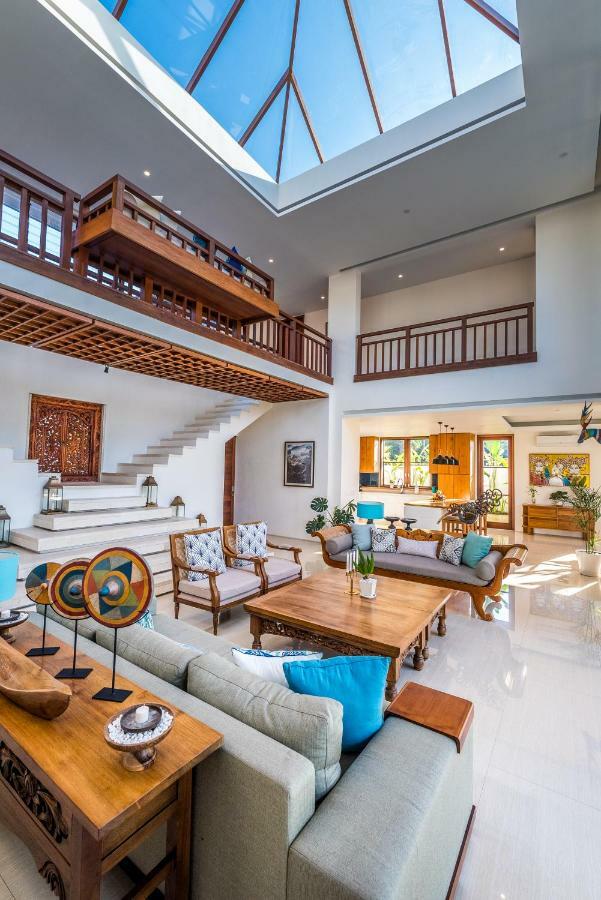Villa Rusa Biru - Modern Villa With Private Pool And Cook In The Heart Of Berawa Canggu Exterior foto