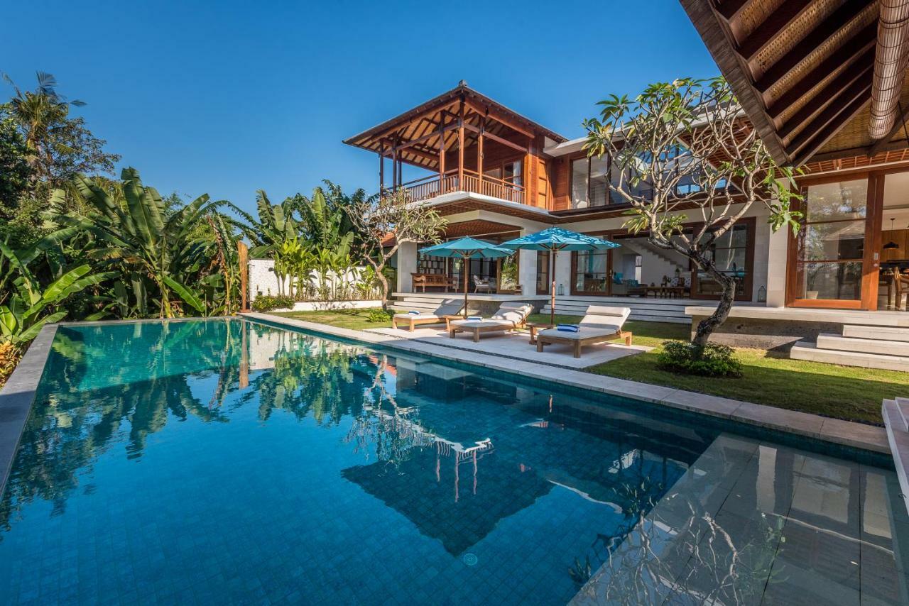 Villa Rusa Biru - Modern Villa With Private Pool And Cook In The Heart Of Berawa Canggu Exterior foto